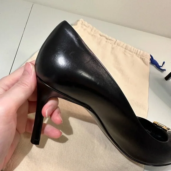 Authentic Louis Vuitton Black Calfskin Leather Heartbreaker Pointed Toe Pumps 36 - Picture 7 of 15